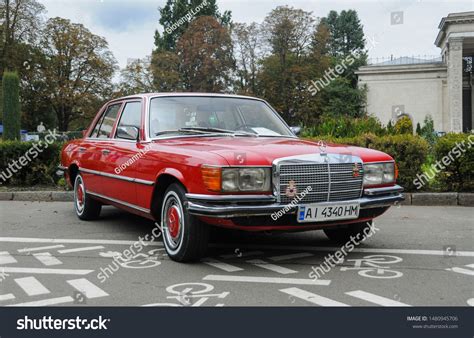 61 Mercedes Benz W116 Images, Stock Photos & Vectors | Shutterstock