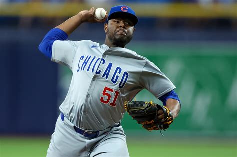 Chicago Cubs: Héctor Neris navigates traffic on the bases