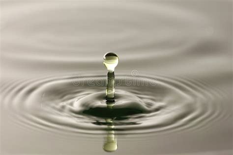 Water Drop Close Up into a Beautiful Shape. Stock Photo - Image of impingement, clean: 31289812