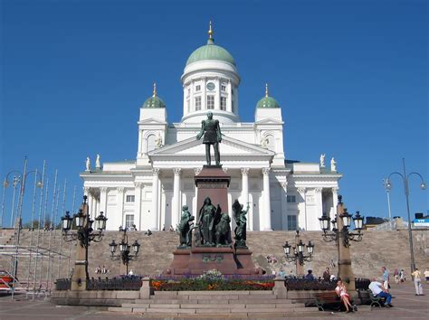 File:Helsinki Lutheran Chathedral and the statue.jpg - Wikimedia Commons