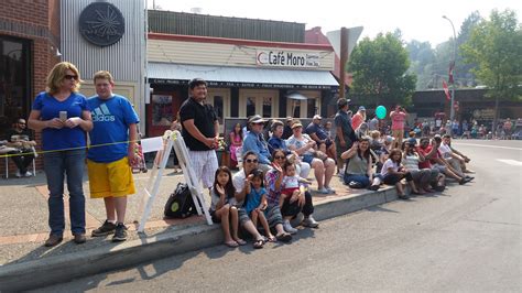 Downtown Pullman Parade National Lentil Festival 8-2015 | Pullman washington, Pullman, Festival