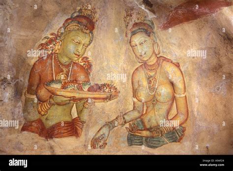 SRI LANKA Cave paintings of Damsels, Sigiriya Stock Photo - Alamy