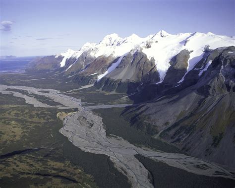 File:Mountain Range Alaska Peninsula NWR.jpg - Wikipedia