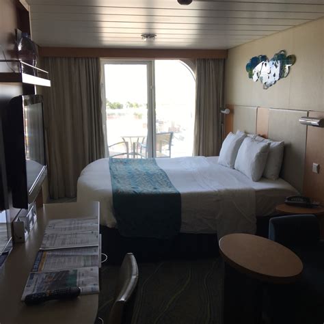 Superior Stateroom with Balcony, Cabin Category D8, Allure of the Seas