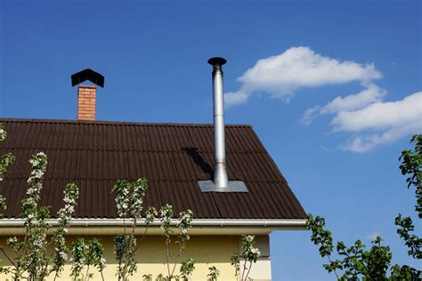 Protecting a Metal Chimney at a Cottage against Lightning