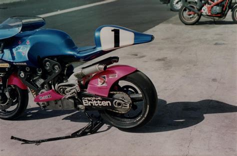 26 Pictures Unseen For Over 25 Years: A Visit To The Britten Motorcycle ...