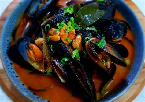 Spicy Organic Black Mussels Recipe by Kezia's Kitchen 👩‍🍳 - Cookpad