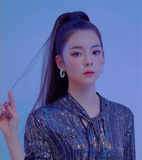 Itzy Member Height Lia (itzy) Age, Height, Boyfriend, Net Worth, Family, Biography & More - Kpop ...