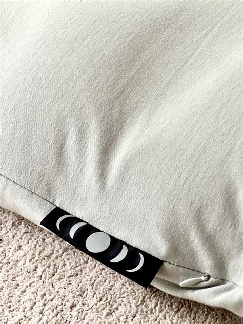 Moon Pod 4D Pillow Review (2023) | Non Biased Reviews