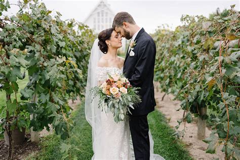 Redeemed Farm | Fall Wedding - shanelongphotography.com