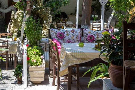 Traditional Greek Street Cafe Stock Photo - Image of breakfast, outside ...