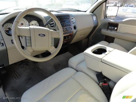 Tan Interior 2004 Ford F150 Lariat SuperCab Photo #43248026 | GTCarLot.com