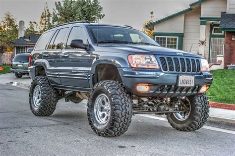 Lifted 05 Jeep Grand Cherokee