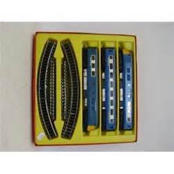 A BOXED TRI-ANG HORNBY 'BLUE PULLMAN' TRAIN SET, boxed Track Pack R.429 ...