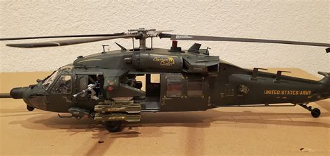 AH-60L Blackhawk DAP -- Plastic Model Helicopter Kit -- 1/35 Scale -- #12115 pictures by JRB ...