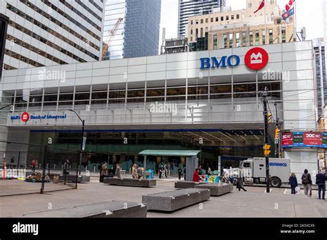 Bank of montreal sign hi-res stock photography and images - Alamy