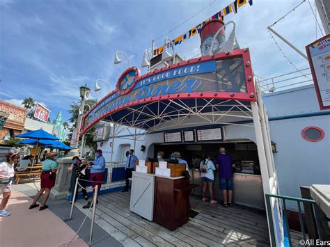 PHOTOS: Dockside Diner Reopens in Disney's Hollywood Studios! - AllEars.Net