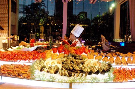 DUDE FOR FOOD: Awesome Lobster Buffet at Diamond Hotel's Corniche