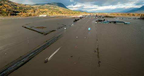 Canadian military boosts air support to help B.C. flood evacuations, supply chain chaos ...