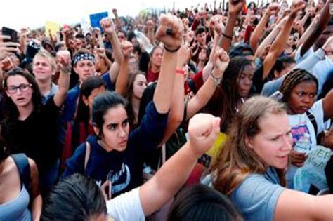 US Students Strike for Gun Control