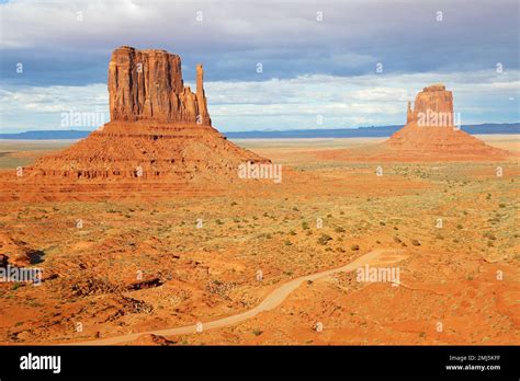 Mitten buttes - Monument Valley Stock Photo - Alamy