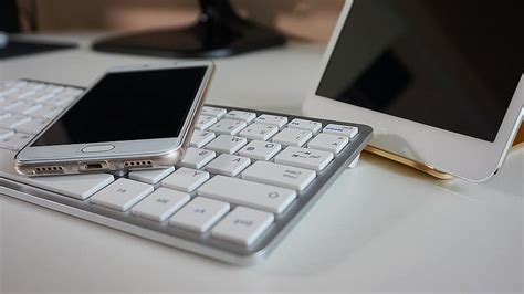 smartphone, tablet, keyboard, touch screen, ipad, mobile phone, cellular technology | Pikist
