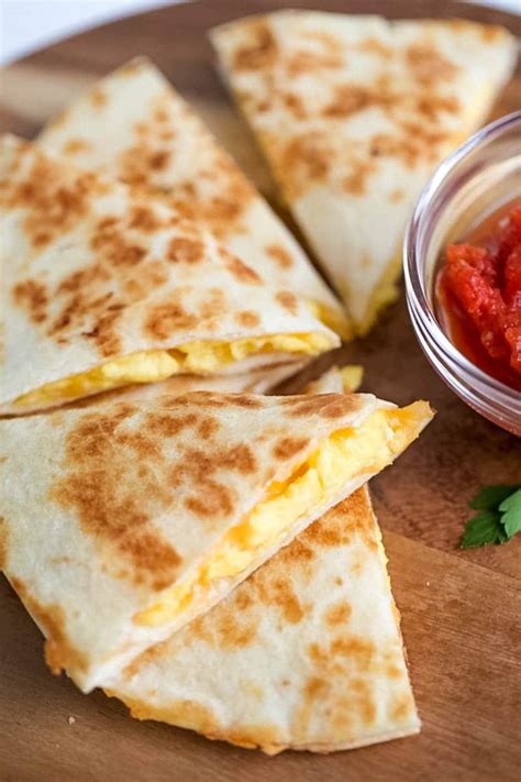 Quick & Easy Breakfast Quesadillas - All Things Mamma