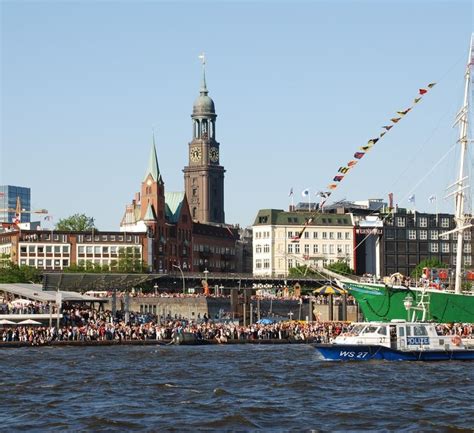 St. Pauli Landungsbrücken, Brücke 1