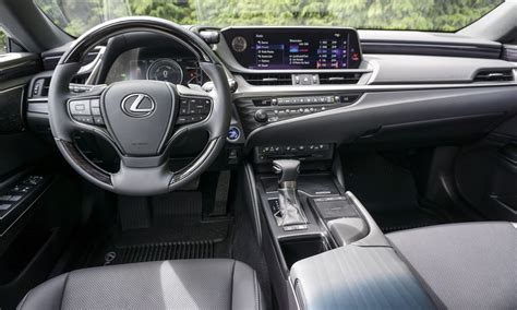 2020 Lexus ES 300h: Review - autoNXT.net