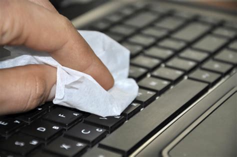 How to Sanitize and Disinfect your Keyboard and Mouse?