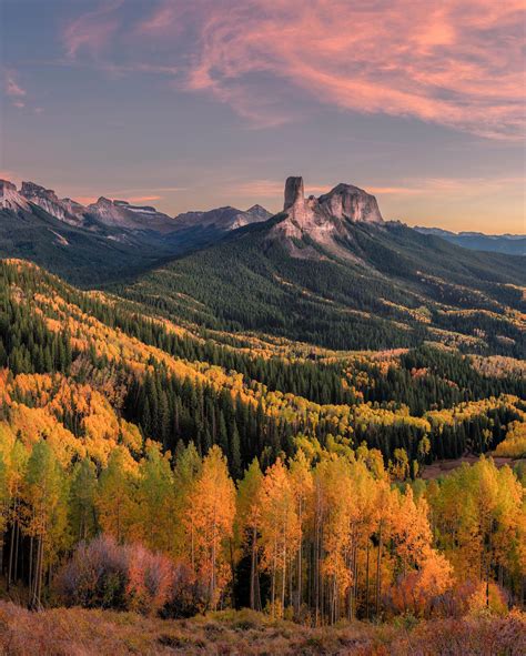 Fall colors on display at Chimney Rock in Colorado [OC] [1640x2048] : r ...