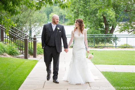 Ashley and Charlie's June Wedding - Jordana Snyder Photography, La Crosse