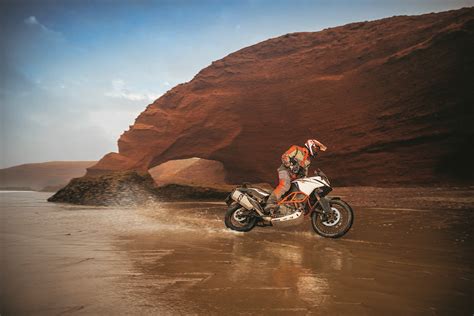 KTM 1090 Adventure R - A Milder Insane ADV Bike - Asphalt & Rubber