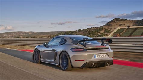 The new Porsche 718 Cayman GT4 RS - Porsche Newsroom