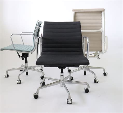 Eames Aluminum Group Chair - Office Outlet