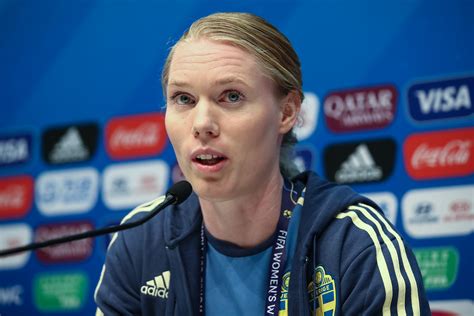 Hedvig Lindahl, Sweden’s Goalie: 5 Fast Facts | Heavy.com