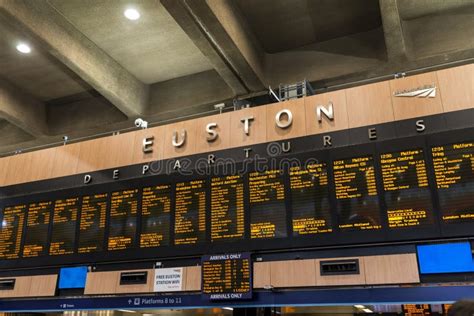 Euston Train Station editorial photography. Image of architecture - 101793597