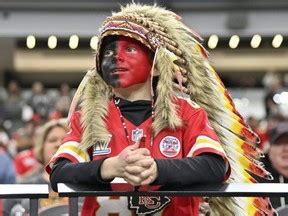 Deadspin ripped for outrage over young Chiefs fan with painted face | Fort Mcmurray Today