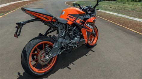 2019 KTM RC 125 first ride review - Overdrive