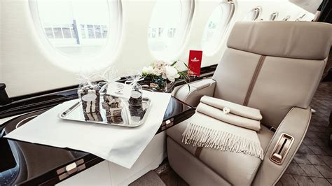 Exclusive tour of our new Dassault Falcon 7X - YouTube