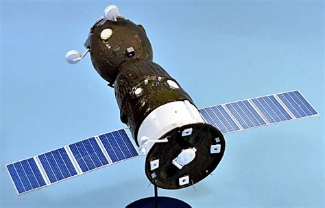 Scale Model News: 1:48 SCALE SOYUZ TMA SPACECRAFT FROM LVM STUDIOS