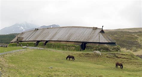 Viking feasting hall discovery resembles Beowulf hall of Heorot ...