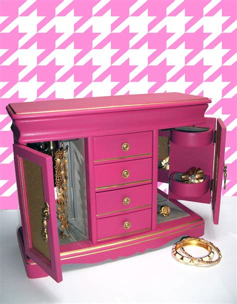 Lindsay Whipple Now: Hot Pink Jewelry Box with Carousel