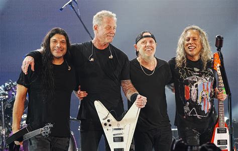 Watch Metallica perform an acoustic cover of Thin Lizzy’s ‘Borderline ...