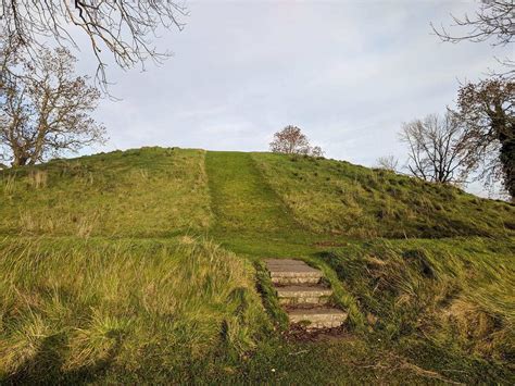 Archaeologists Discover Evidence of Ancient Temple Complexes at Navan Fort