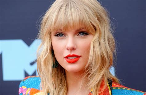 Taylor Swift announces free, surprise U.S. concert in 2020