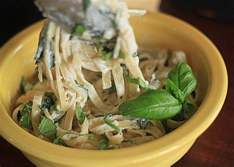 Creamy Spinach Fettuccine - Kitchen Treaty Recipes