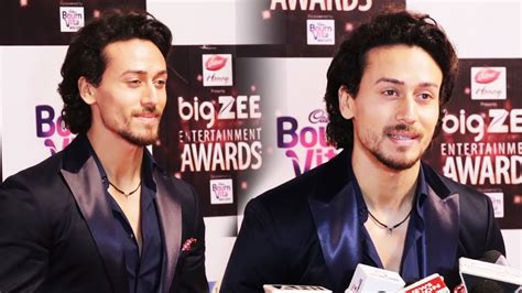 Tiger Shroff At Big Zee Entertainment Awards 2017 - YouTube