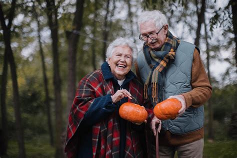 Fall Festivities for Seniors: Enjoying the Season's Celebrations