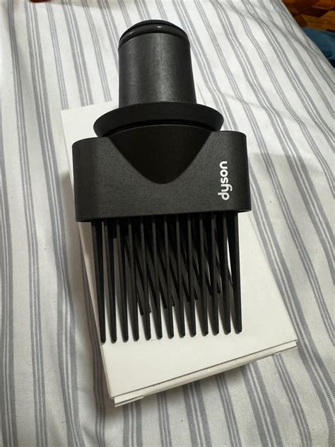 Dyson Supersonic Wide Tooth Comb, Beauty & Personal Care, Hair on Carousell